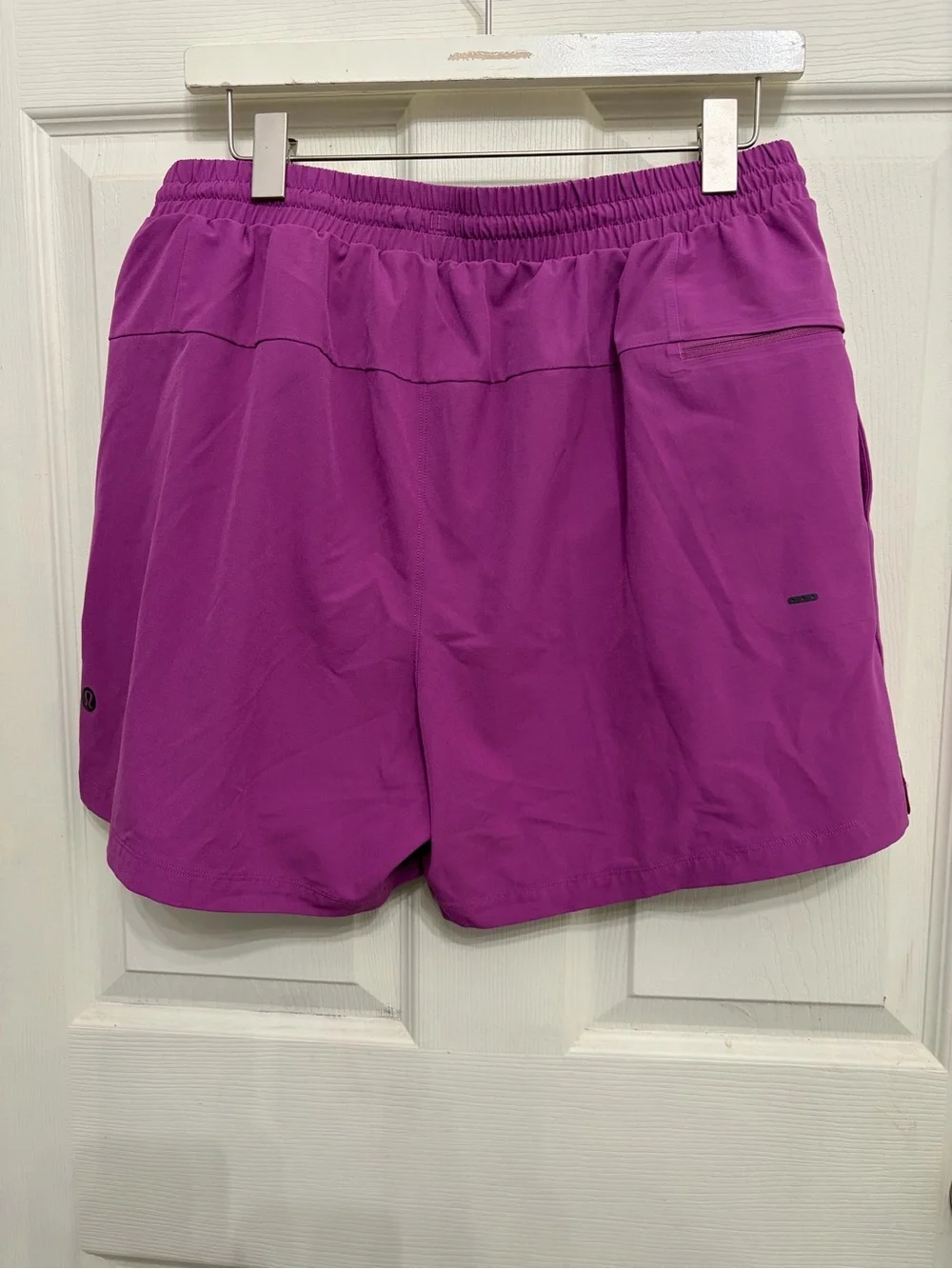 Lululemon Active Drawstring Shorts - Purple color Men’s size Large lined shorts